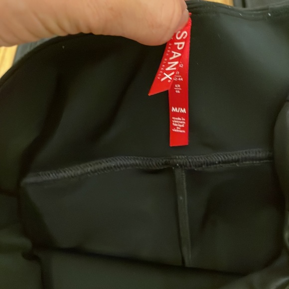 Spanx faux leather leggings - Picture 7 of 9